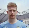 Hoofdrol De Bruyne bij presentatie nieuw City-shirt (🎥)