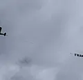 Vliegtuigje met boodschap voor De Boer boven training Oranje (🎥)