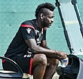 Balotelli doet naam eer aan en speelt Mario Kart in real life