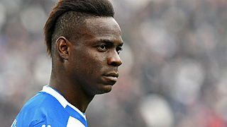 Balotelli wordt ploegmakker Rode Duivel: ‘Why always us?’