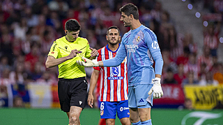 Courtois en Real geven in 96ste minuut derbyzege nog weg