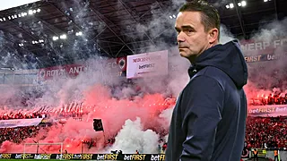 Storm bij Antwerp FC: Overmars zet de boel op stelten