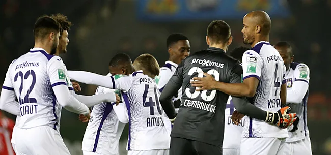 Eén man valt door de man bij Anderlecht: 