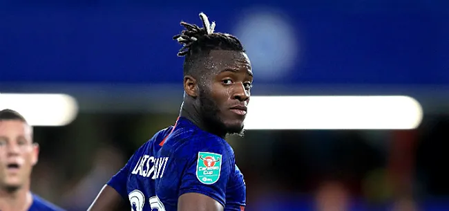 Batshuayi helpt Chelsea aan monsterzege, United voorkomt totale afgang