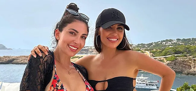 Yolanthe poseert in weinig verhullende bikini met zus Marina