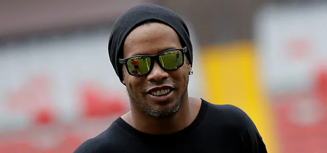 Ronaldinho maakt Brazilië compléét met de grond gelijk