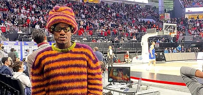 Batshuayi steelt de show met bizarre outfit