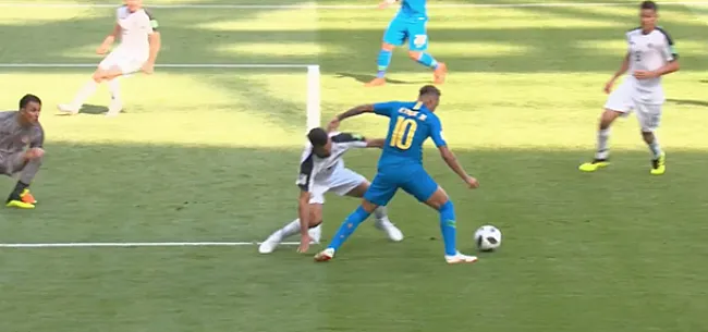 Video: VAR grijpt in, géén strafschop voor Neymar