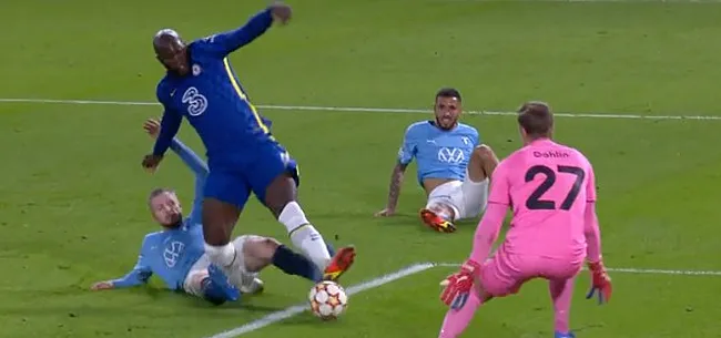 Noodlot slaat toe: Lukaku slachtoffer smerige tackle