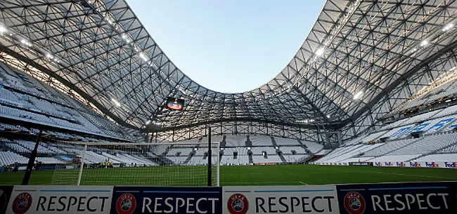 Triestig! 'Fans' zorgen voor vreemde beelden in Marseille