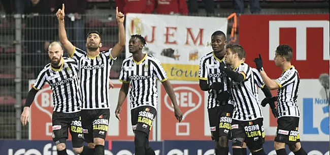 'Charleroi slaat opnieuw toe en legt drie spelers vast'