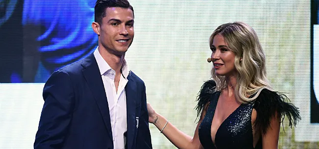 'Bloedmooie journaliste flirt met Ronaldo in interview'