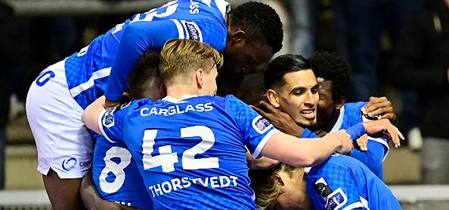 KRC Genk strikt AEK Athene en eert Denier