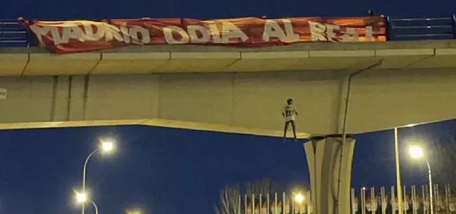 Atletico-fans viseren Vinicius opnieuw met walgelijke actie