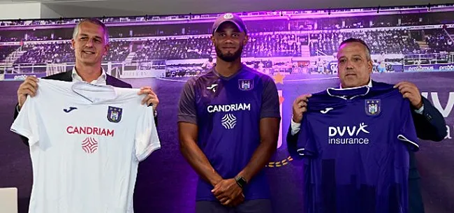 'Anderlecht laat blunder op nieuw shirt gewoon staan'