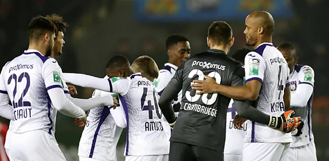 Eén man valt door de man bij Anderlecht: 