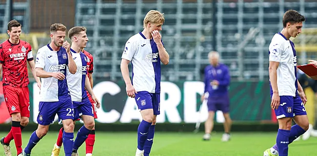 4 op 10: kranten sabelen RSCA'er  neer na totaal titelfiasco