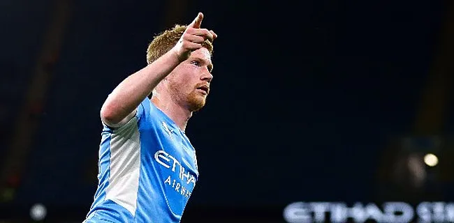 De Bruyne schittert in krankzinnige kerstkraker