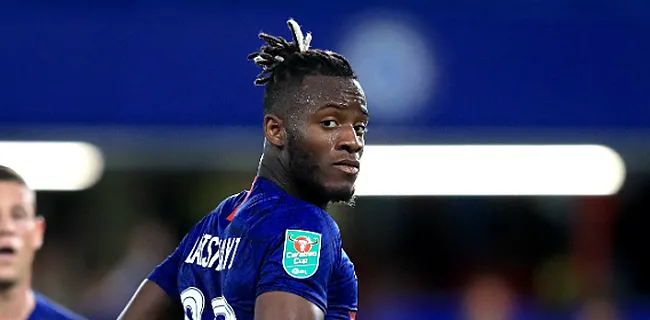 Batshuayi helpt Chelsea aan monsterzege, United voorkomt totale afgang