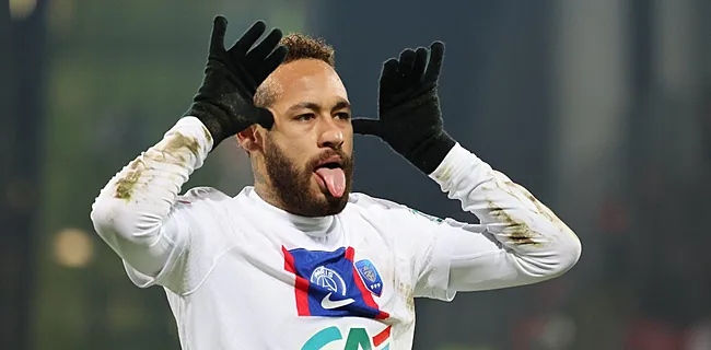 Nukkige Neymar tijdens rust op matje geroepen