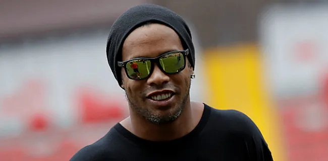 Ronaldinho maakt Brazilië compléét met de grond gelijk