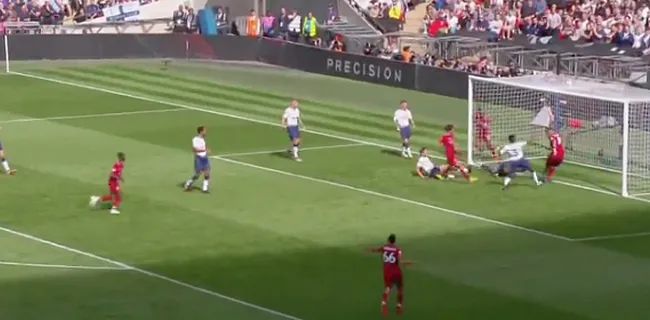 Video: Firmino doet Engelse clash op slot, Spurs-keeper wéér in de fout