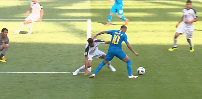 Video: VAR grijpt in, géén strafschop voor Neymar