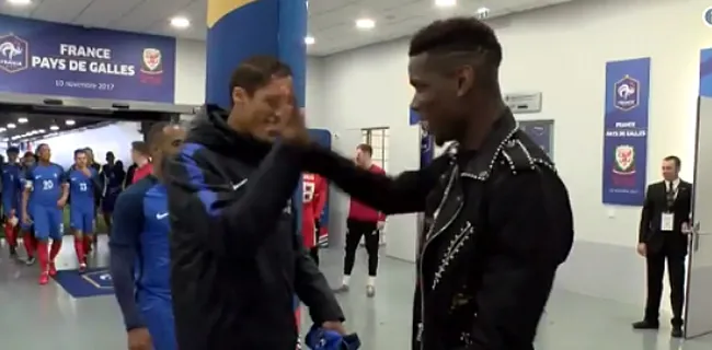 Geniaal! Pogba heeft voor elke ploegmaat aparte handshake