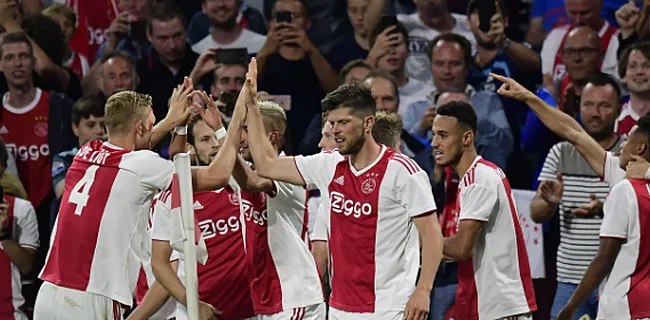 Ajax wint de Klassieker na rode kaart en pijnlijke blunder