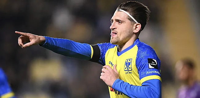 Adriano Bertaccini bijt pijnlijk door het stof bij STVV