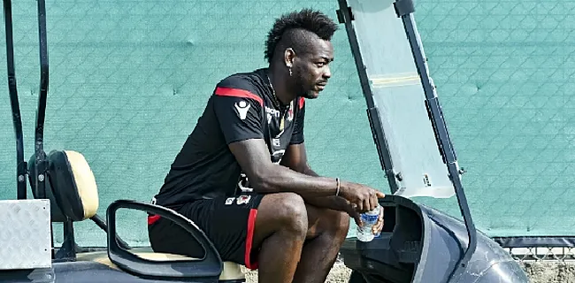 Balotelli doet naam eer aan en speelt Mario Kart in real life