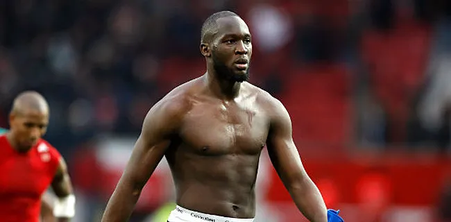 Lukaku takelt tegenspeler ongemeen hard toe: 