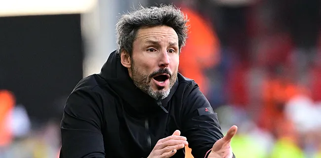 Van Bommel onderbreekt live uitzending na tackle op zoon