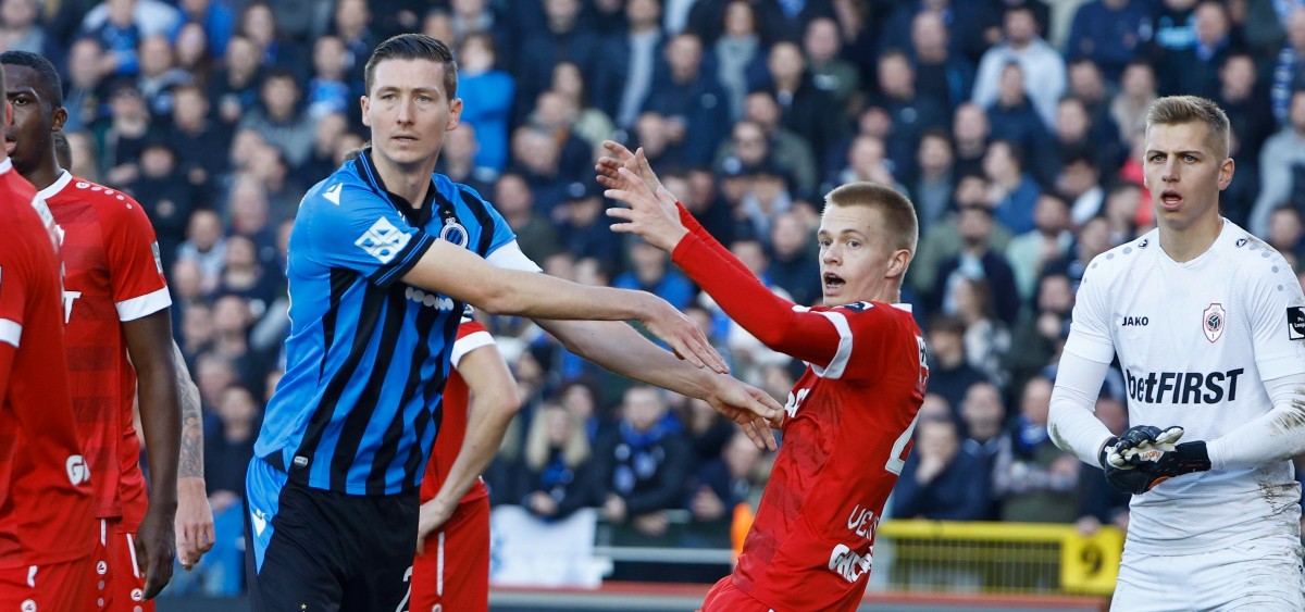 “Club Brugge’s Pursuit of Ryan Kent: The Latest Transfer Rumors and Competition”